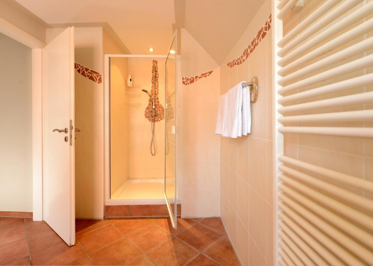 Ferienhaus Fuer 8 Personen Mit Kamin & Terrasse Больтенгаген Екстер'єр фото