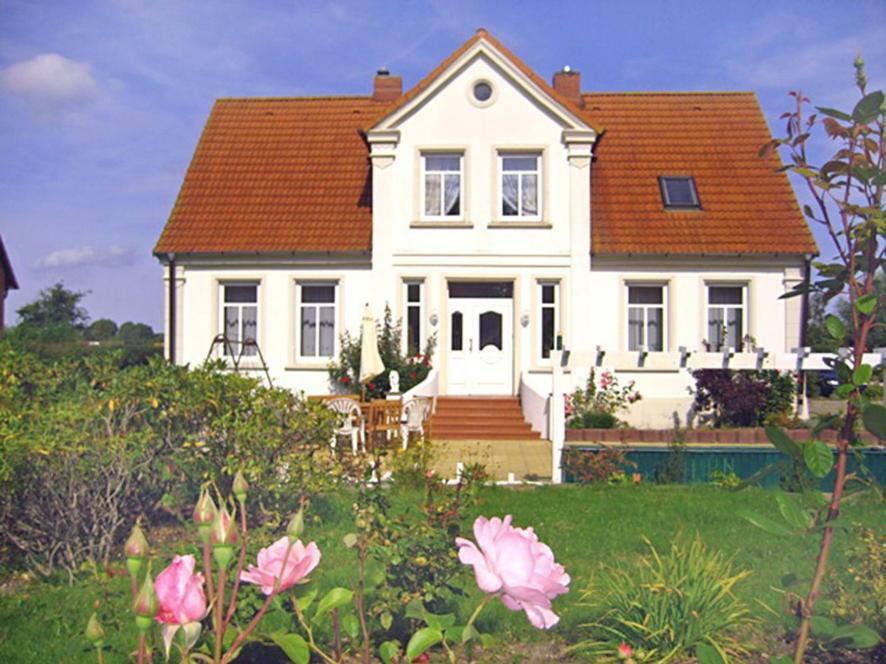 Ferienhaus Fuer 8 Personen Mit Kamin & Terrasse Больтенгаген Екстер'єр фото
