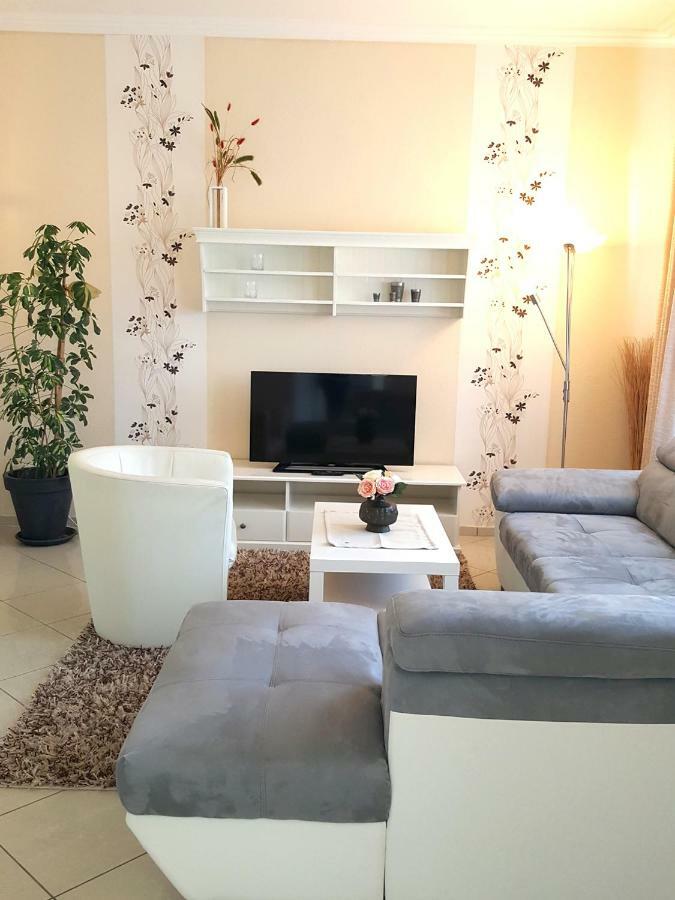 Ferienhaus Fuer 8 Personen Mit Kamin & Terrasse Больтенгаген Екстер'єр фото